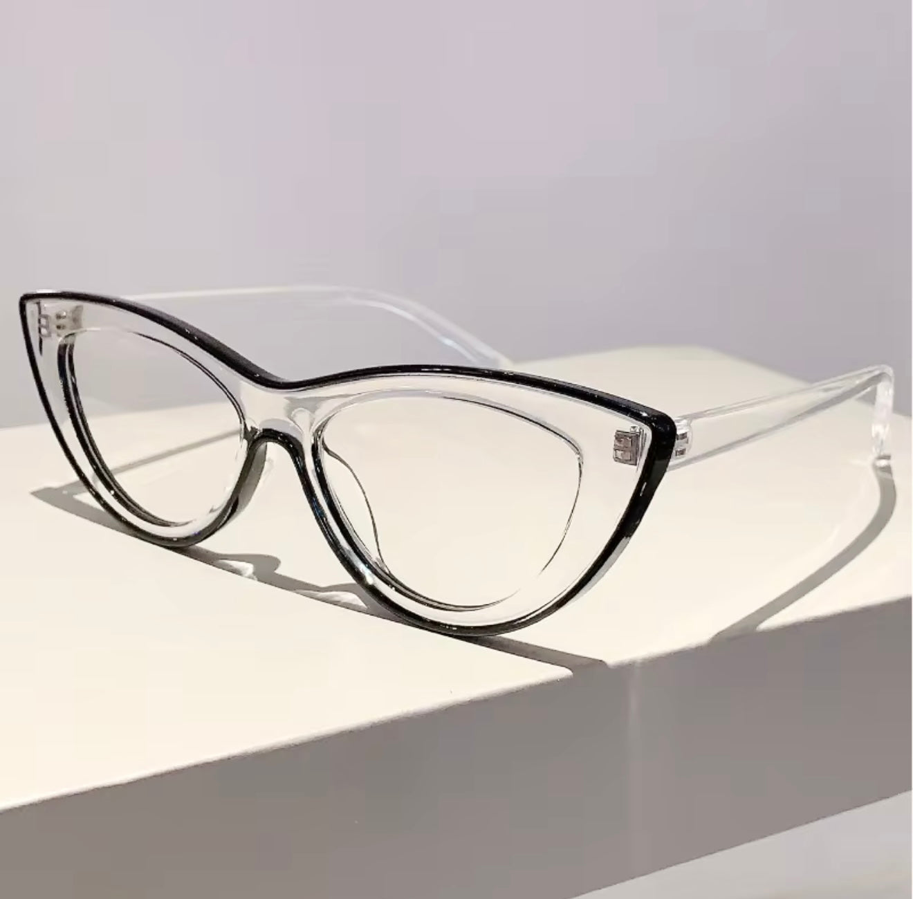 Cat Eye Eyeglasses Fashion Transparent Plastic Women Eyewear Wholesale Stylish Trending