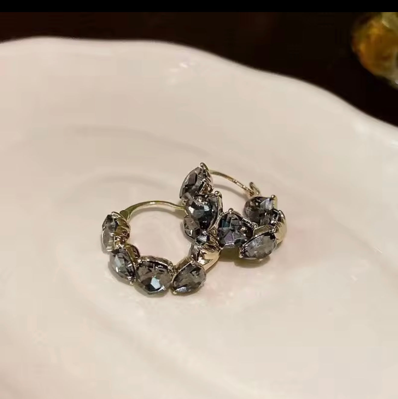 Hearts Black Earrings Gold