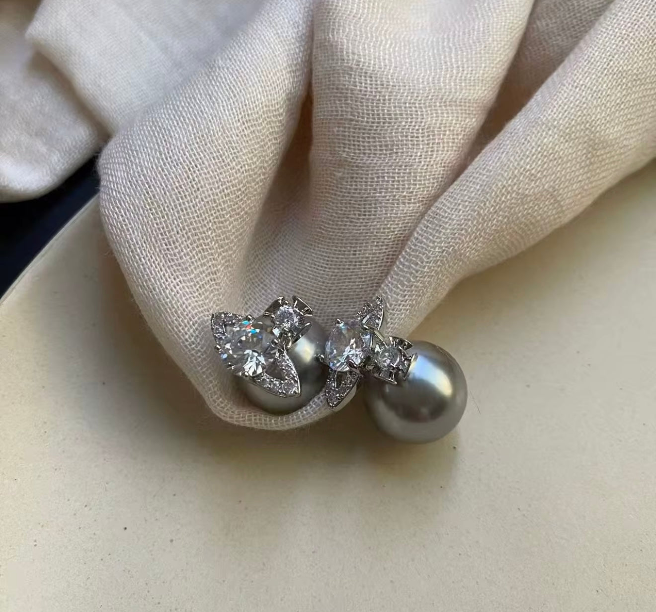 Queen Of Hearts Earrings