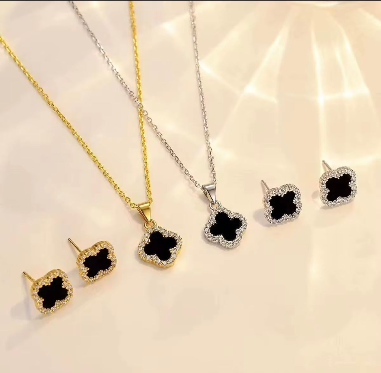 Silver or Gold Clover Jewelry set Necklace & Earrings