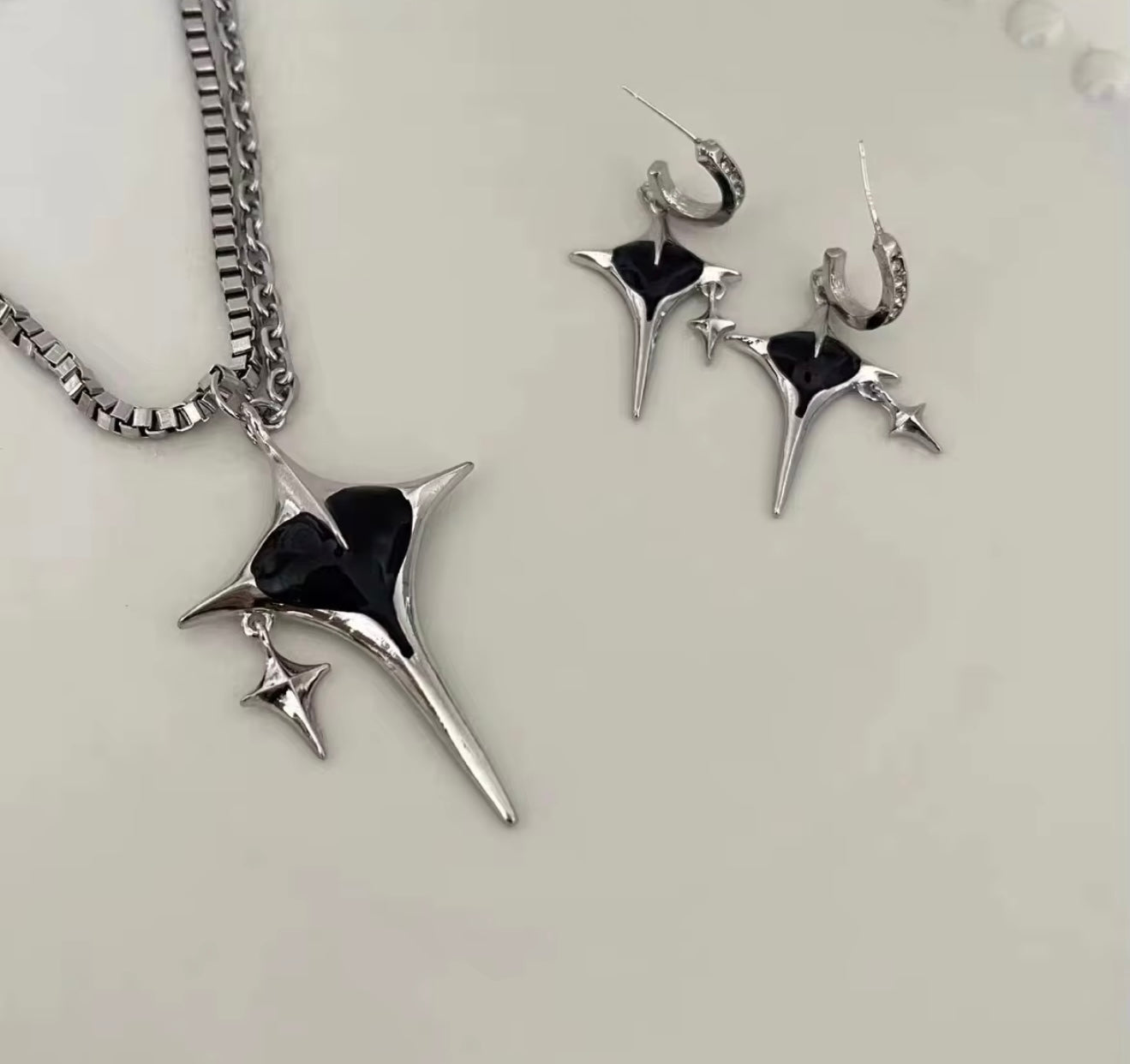 Midnight Star Set 2 pieces Earrings and Necklace